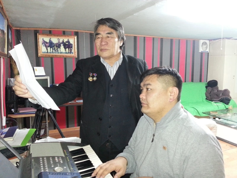 Төрийн шагналт Б.Догмид, Б.Пүрэвсүрэн нар “Богд Хан уул”-ыг магтан дуулна